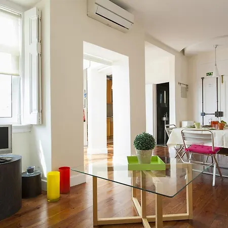 Joivy Spacious And Bright 1-bed Flat With Views In Lapa 아파트 *