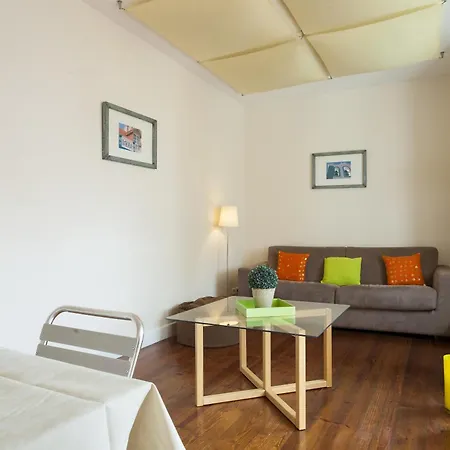 Joivy Spacious And Bright 1-bed Flat With Views In Lapa Appartement