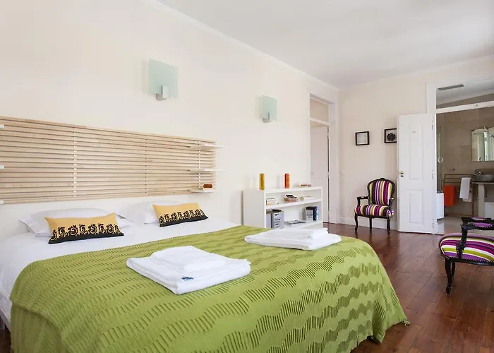 Joivy Spacious And Bright 1-Bed Flat With City Views In Lapa * Lisboa
