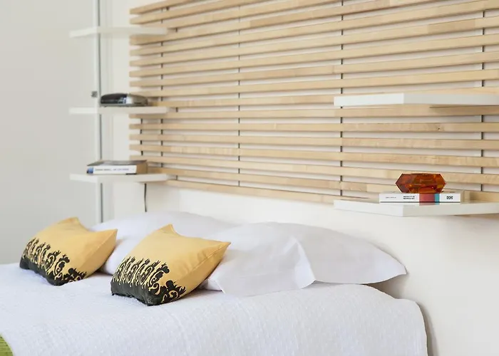 Joivy Spacious And Bright 1-bed Flat With Views In Lapa *