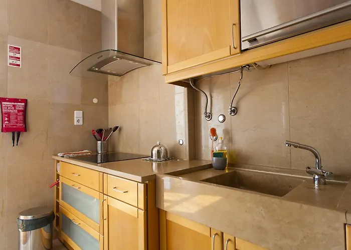 아파트 Joivy Spacious And Bright 1-bed Flat With Views In Lapa *